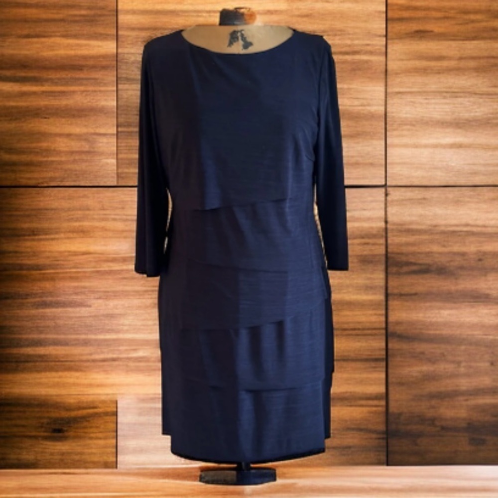 Tahari Arthur S. Levine Dress Navy Blue Tiered-Sz6 NWOT-Flattering! - Picture 14 of 15